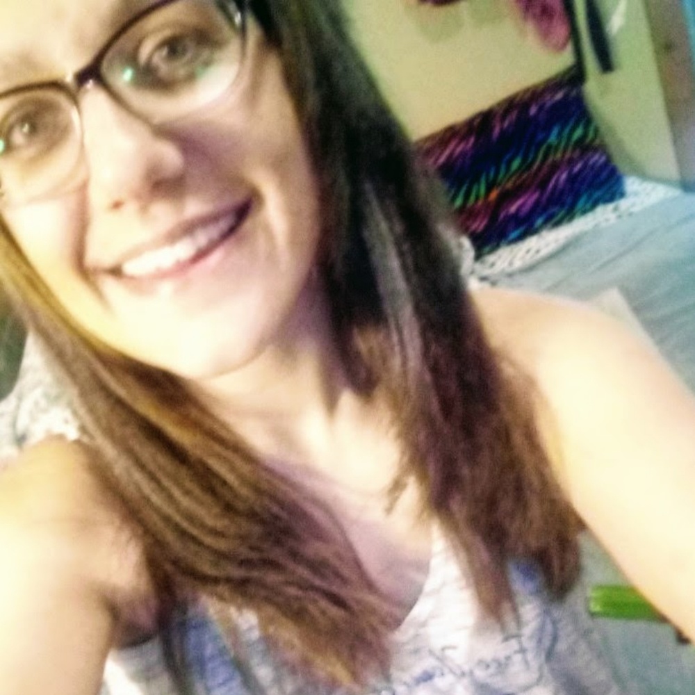 Meet your Posher, Cassandra